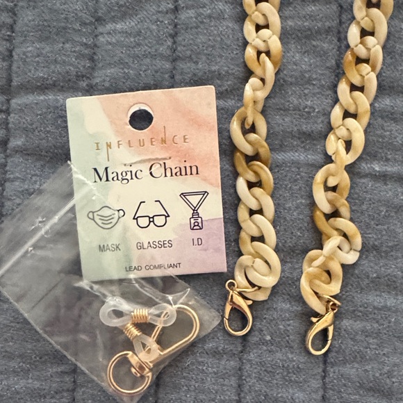 Magic Chain Multi Use Accessory - Picture 2 of 5